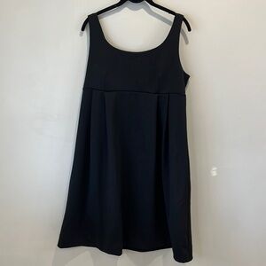 Gap maternity size M scoop neck simple black dress